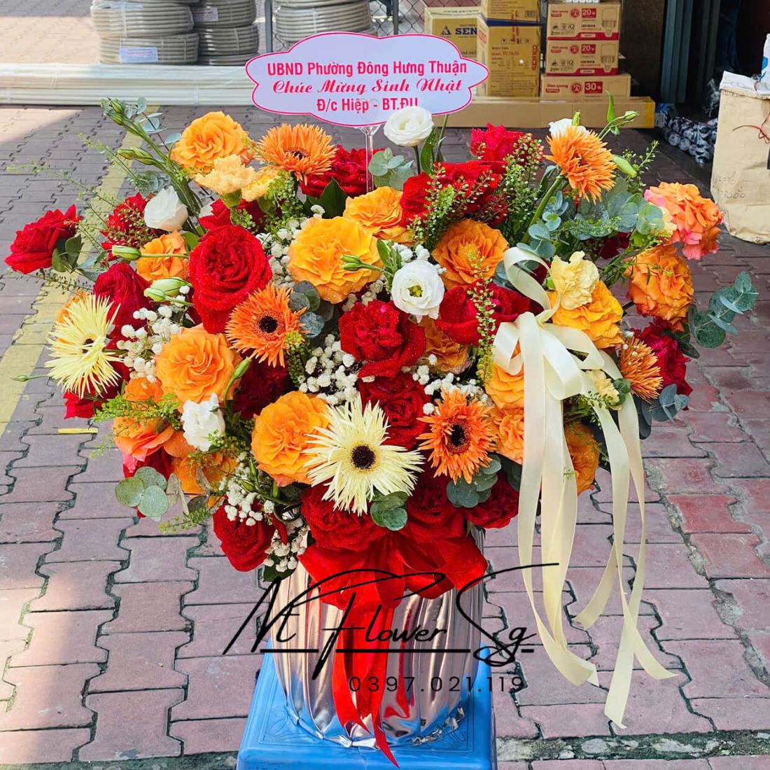 Giỏ Hoa Tươi Đỏ CamGH11